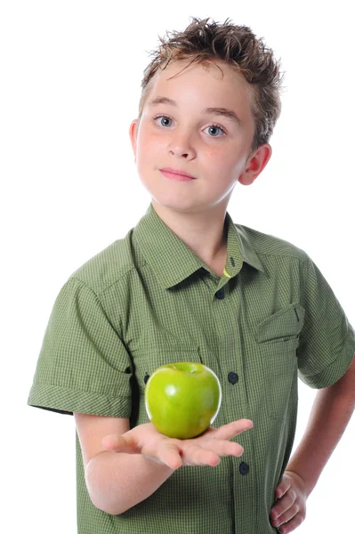 Chlapec drží jablko — Stock fotografie