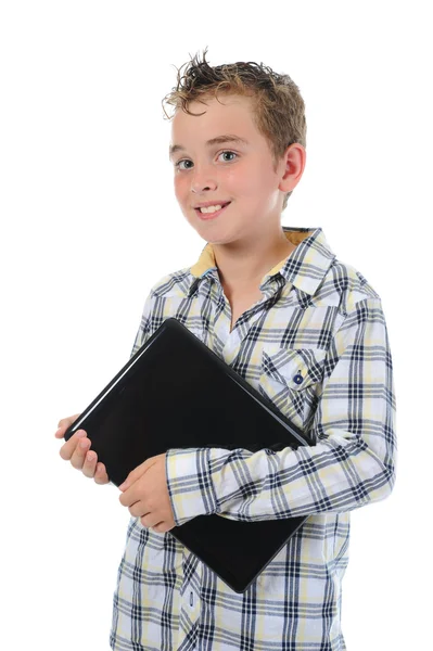 Joyeux petit garçon avec ordinateur portable . — Photo