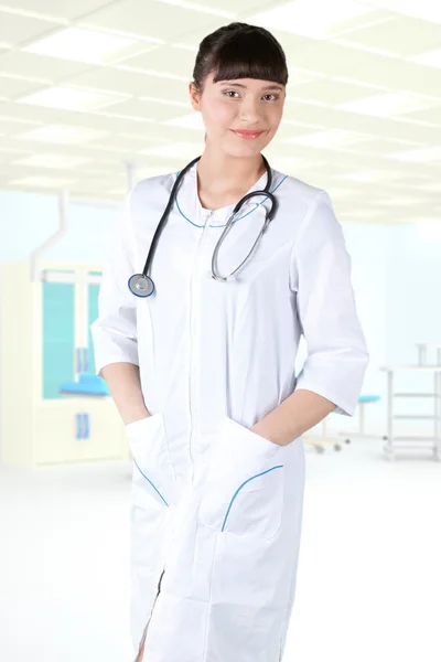 Moderno ospedale giovane medico ragazza — Foto Stock