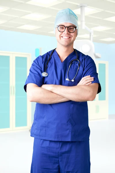 Lekarz mężczyzna młody nowoczesny szpital — Zdjęcie stockowe