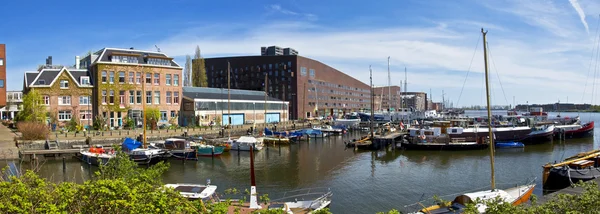 Kanaler i Amsterdam – stockfoto