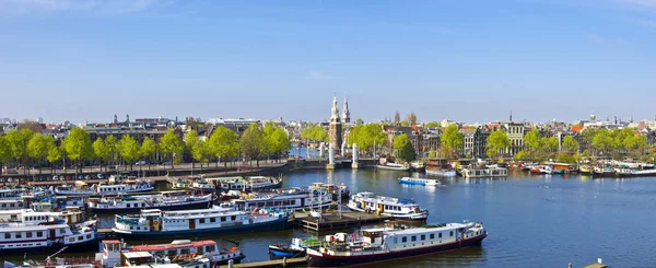 Классический вид на Амстердам — стоковое фото