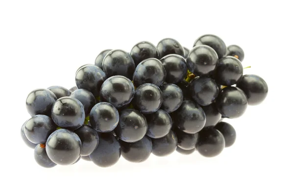 Racimo de uvas aisladas en blanco —  Fotos de Stock