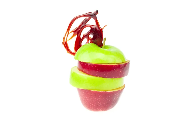 Elma ve üzerinde beyaz izole karamel — Stok fotoğraf