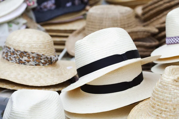Sombreros blancos — Foto de Stock