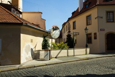 binalar şehrin sokaklarında ışıkları ile