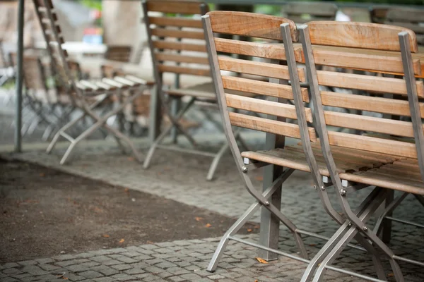Houten tafel en stoel — Stockfoto