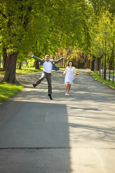 Just married running — Stock Photo, Image