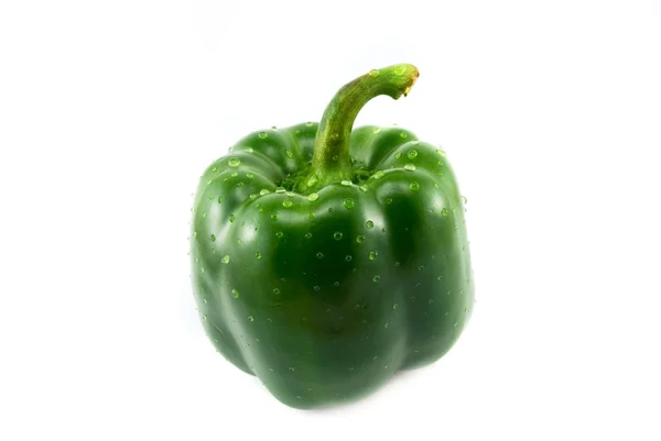 Πράσινη πιπεριά καμπάνα που απομονώνονται σε λευκό — Φωτογραφία Αρχείου