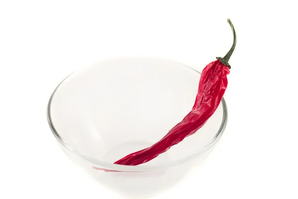 Egy elszigetelt fehér üveg tál chili paprika — Stock Fotó