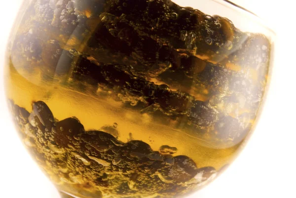 Glas mit Kaffeebohnen isoliert auf weiß — Stockfoto