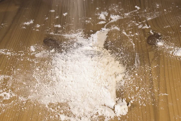 Rolling pin and flour — Stock Photo, Image