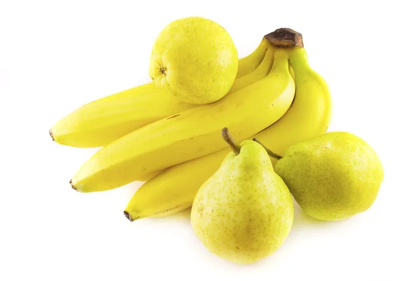 잘 익은 바나나와 흰색 바탕에 배 — 스톡 사진