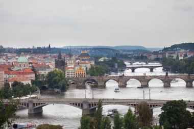 arka planını köprüler Prag