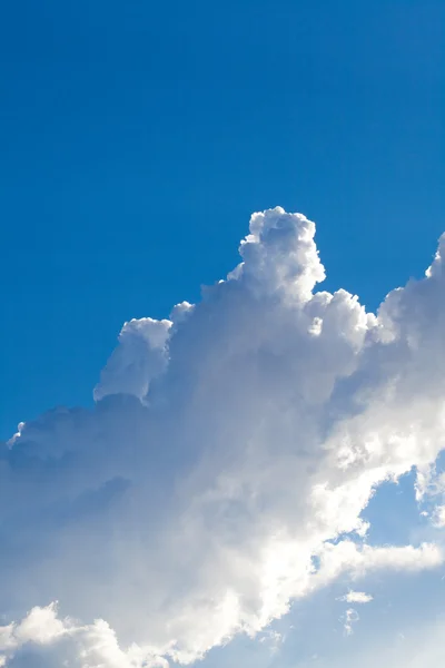Lo sfondo del cielo e delle nuvole — Foto Stock