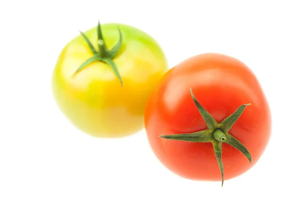 Pomodori verdi e rossi isolati su bianco — Foto Stock