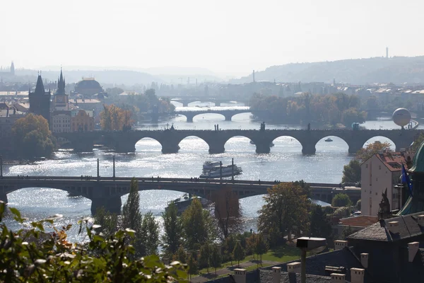 Vista sui ponti di Praga — Foto Stock