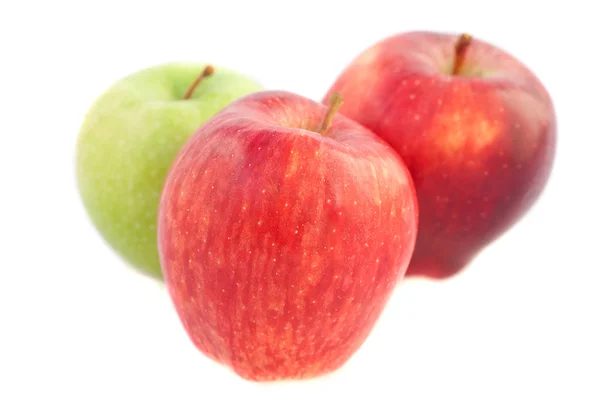 Manzanas aisladas en blanco — Foto de Stock