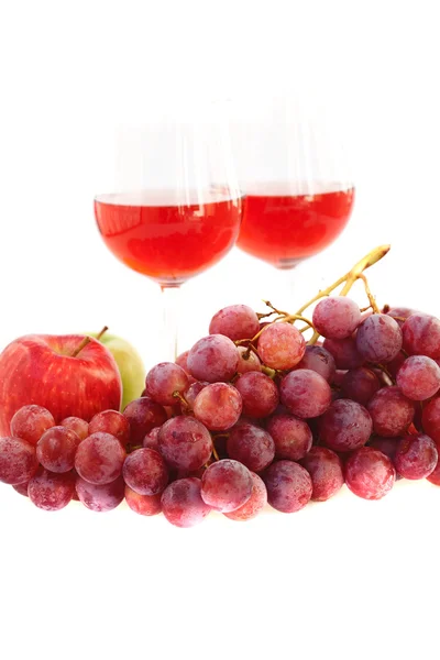 Glass of wine and a bunch of grapes isolated on white — Stock Photo, Image