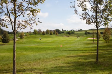 Golf Sahası mavi gökyüzü