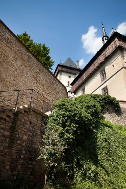 Kale kule mavi gökyüzükasteeltoren tegen de blauwe hemel