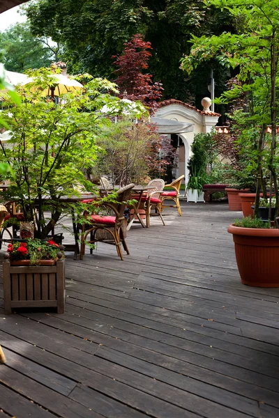 Японский сад и кафе — стоковое фото