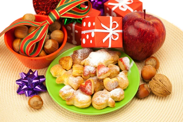 菜、 饼干、 坚果、 苹果、 蝴蝶结、 盒、 礼品、 圣诞球 — 图库照片