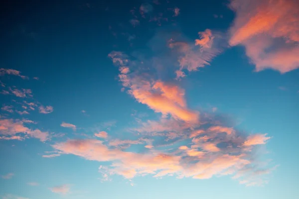 Background from the evening sky and pink clouds — Stock Photo, Image