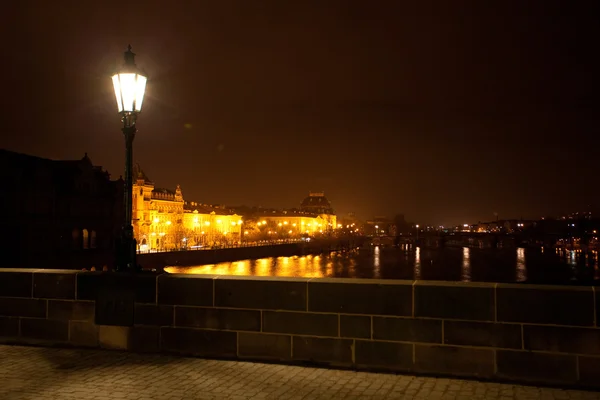 Wgląd nocy pięknej jesieni Praga — Zdjęcie stockowe