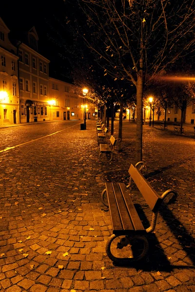 Az utca, Prága gyönyörű éjszakai látképe — Stock Fotó