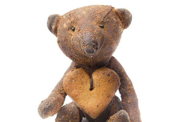 Teddybär handgefertigt und Plätzchen in Form von Herzen isoliert o — Stockfoto