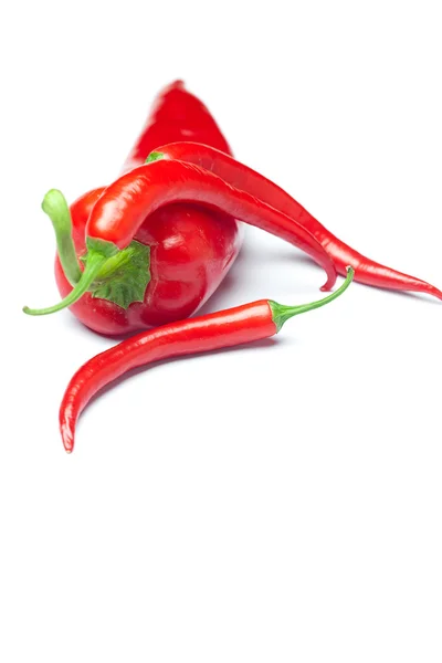 Succosa peperoncino rosso isolato su bianco — Foto Stock