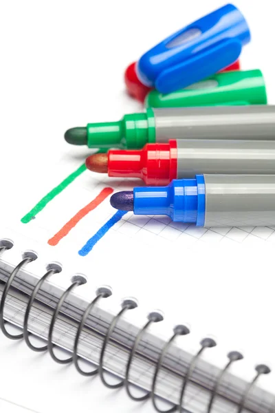 Un colorido marcadores de oficina aislados en blanco —  Fotos de Stock