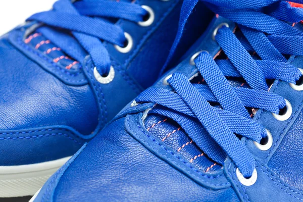 Hermosos zapatos deportivos azules aislados en blanco —  Fotos de Stock
