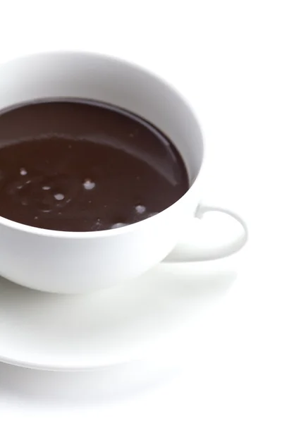 Chocolat fondu dans une tasse isolée sur blanc — Photo