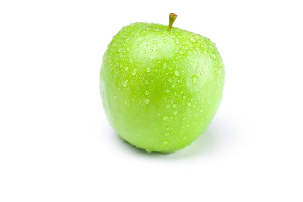 Apple med vattendroppar isolerad på vit — Stockfoto