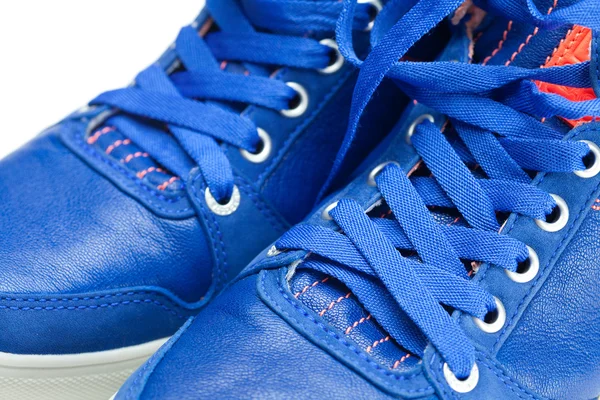 Hermosos zapatos deportivos azules aislados en blanco —  Fotos de Stock