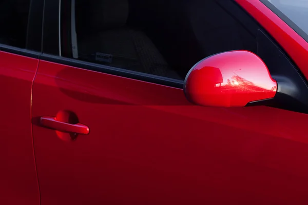 Çok güzel bir kırmızı araba ayrıntılarını — Stok fotoğraf