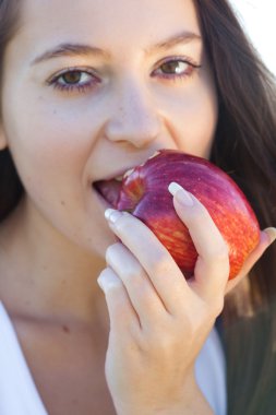 apple açık olan güzel bir kadın portresi