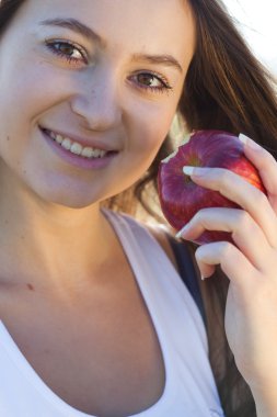 apple açık olan güzel bir kadın portresi