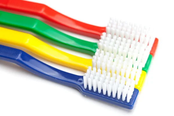 Brosse à dents de couleur isolée sur blanc — Photo