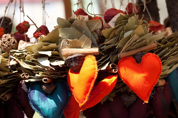Coleta de frutas secas, legumes e temperos e corações — Fotografia de Stock