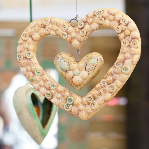Coração de cerâmica na feira — Fotografia de Stock