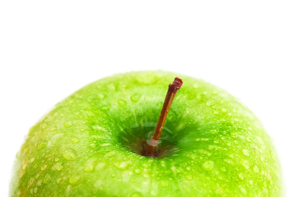 Großer grüner Apfel mit Wassertropfen isoliert auf weiß — Stockfoto