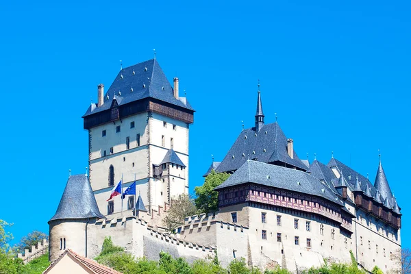 Czech Castle Karlstejn on a background of blue sky — Stock Photo, Image