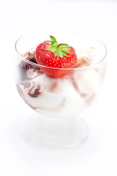 Ice cream and strawberries isolated on white — Stock Photo, Image