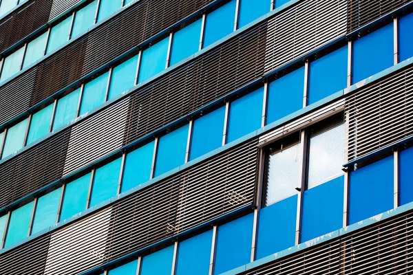 Contexte de l'immeuble de bureaux moderne en verre — Photo