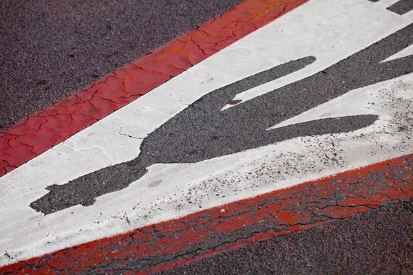 Reizen tekenen geschilderd op de weg — Stockfoto