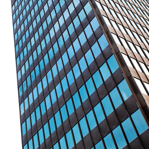 Moderne kantoorgebouw tegen de blauwe hemel — Stockfoto