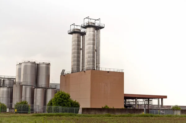 Nowoczesnego przemysłu mlecznego kompleksu z silosów — Zdjęcie stockowe